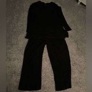 Scoop pleated pant set